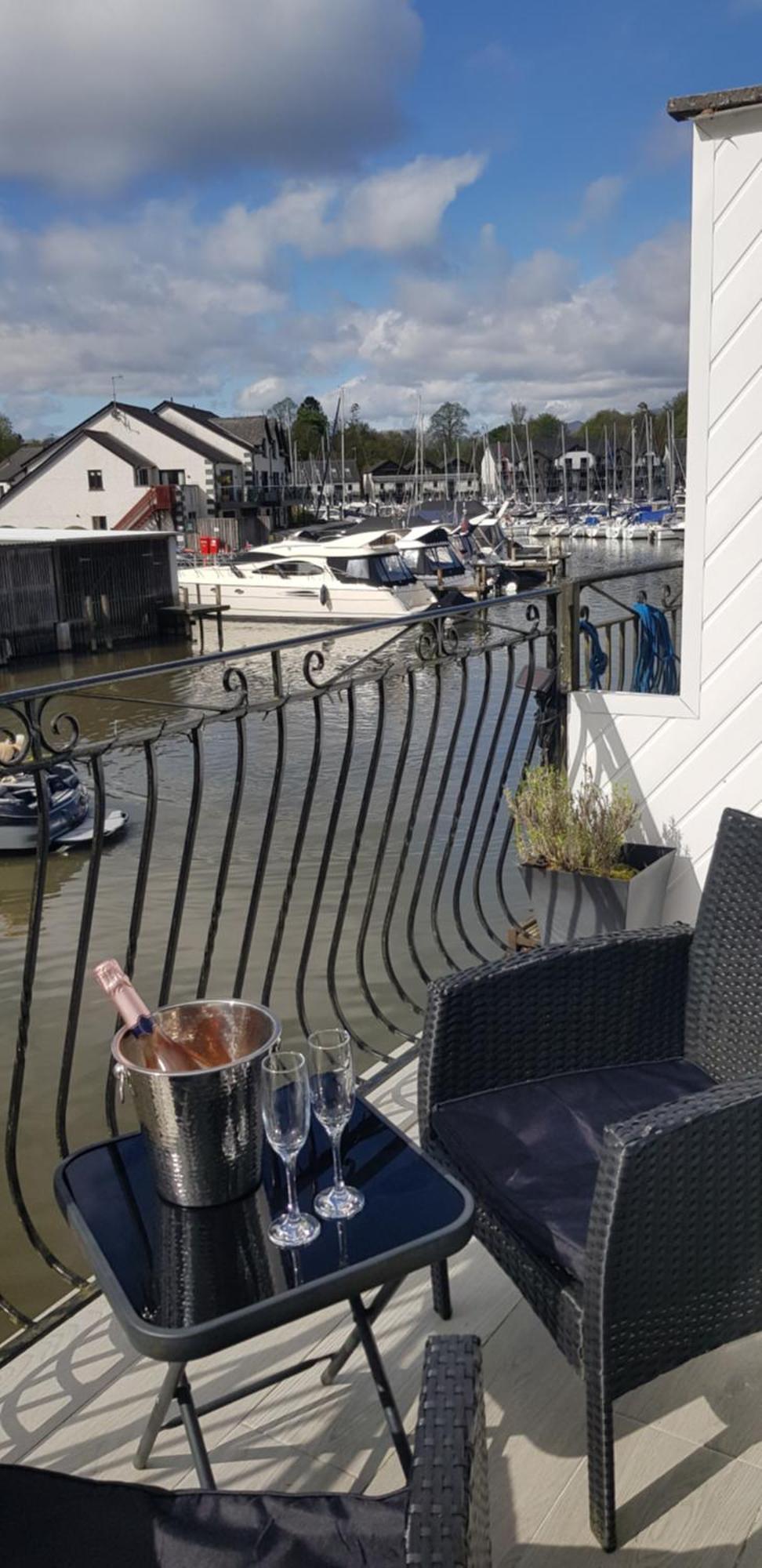 Marina Boathouse, Lake Windermere Lets 보우네스온윈더미어 외부 사진
