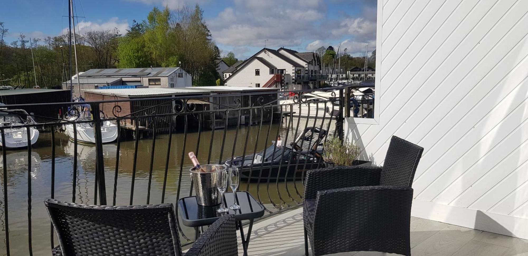 Marina Boathouse, Lake Windermere Lets 보우네스온윈더미어 외부 사진